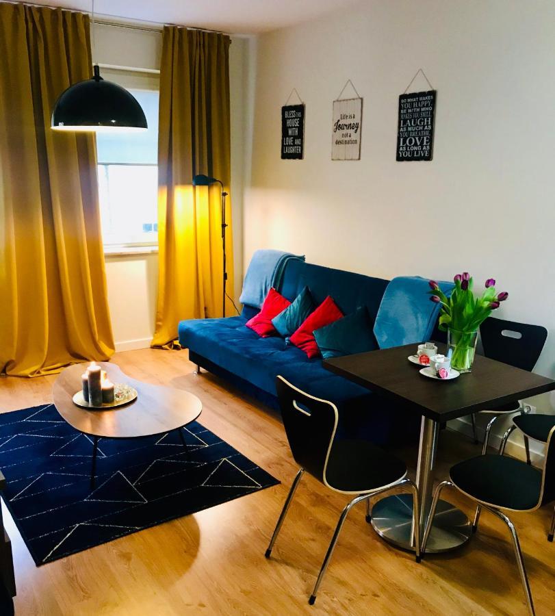 Apartamenty Teatralne ゴジュフ・ヴィエルコポルスキ エクステリア 写真